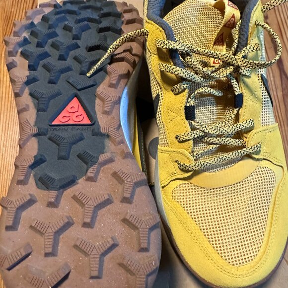 Nike ACG Lowcate Solar Flare Yellow Athletic Sneakers Size 9.5 - Picture 3 of 7